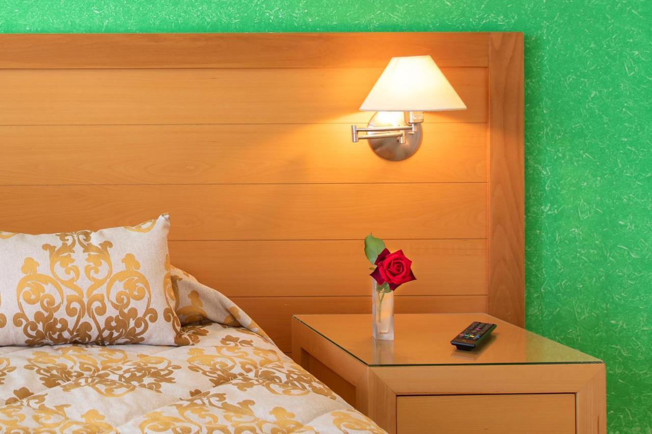 Avra Hotel Methana Bagian luar foto